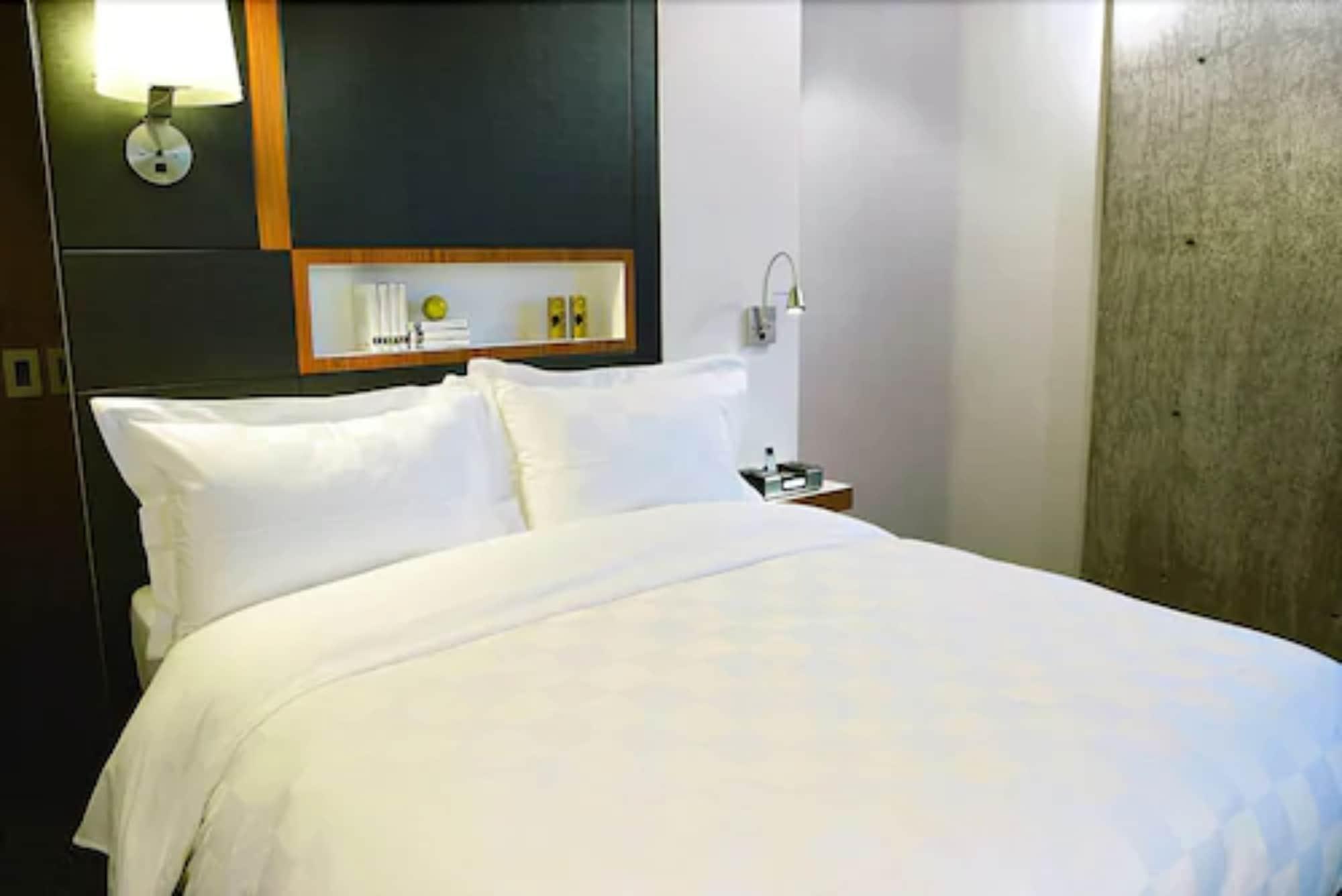 Alt Toronto Airport Hotel Mississauga