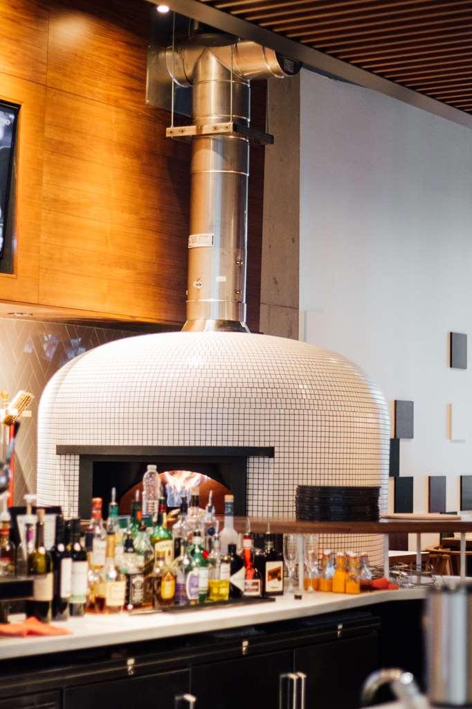 Alt Toronto Airport Hotel