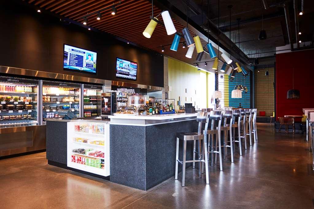 Hotel Alt Toronto Airport 3*