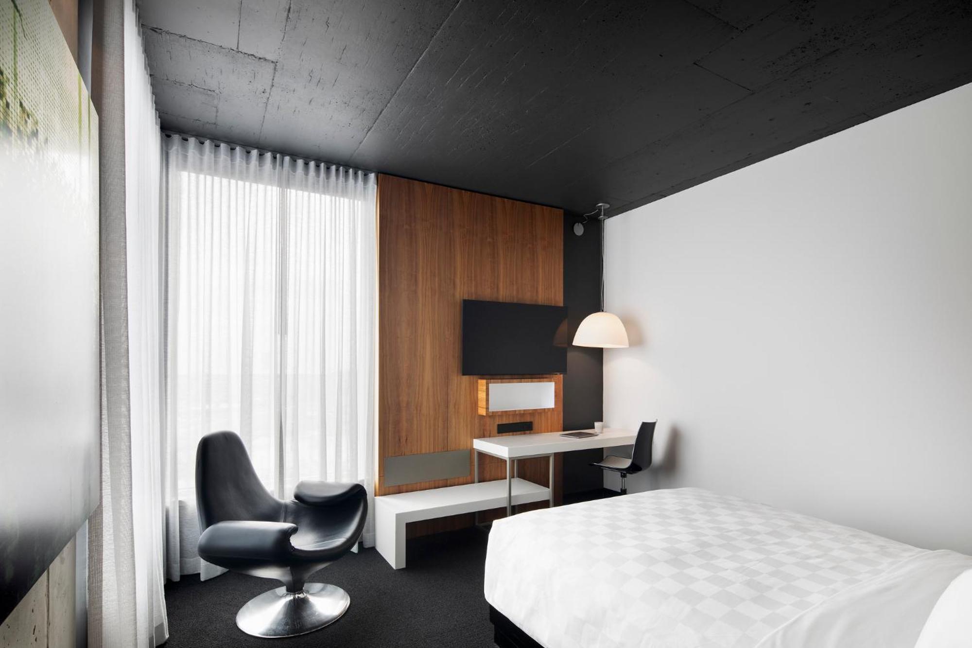 Alt Toronto Airport Hotel Mississauga